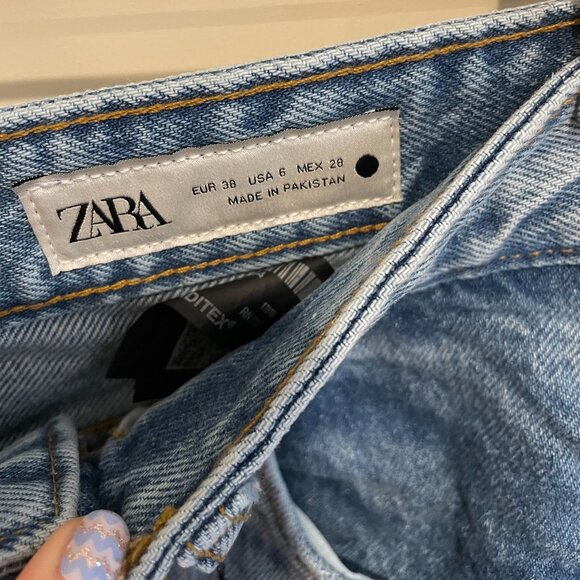 Zara Slim Fit / Wide Leg / High Rise Jeans - Picture 3 of 4